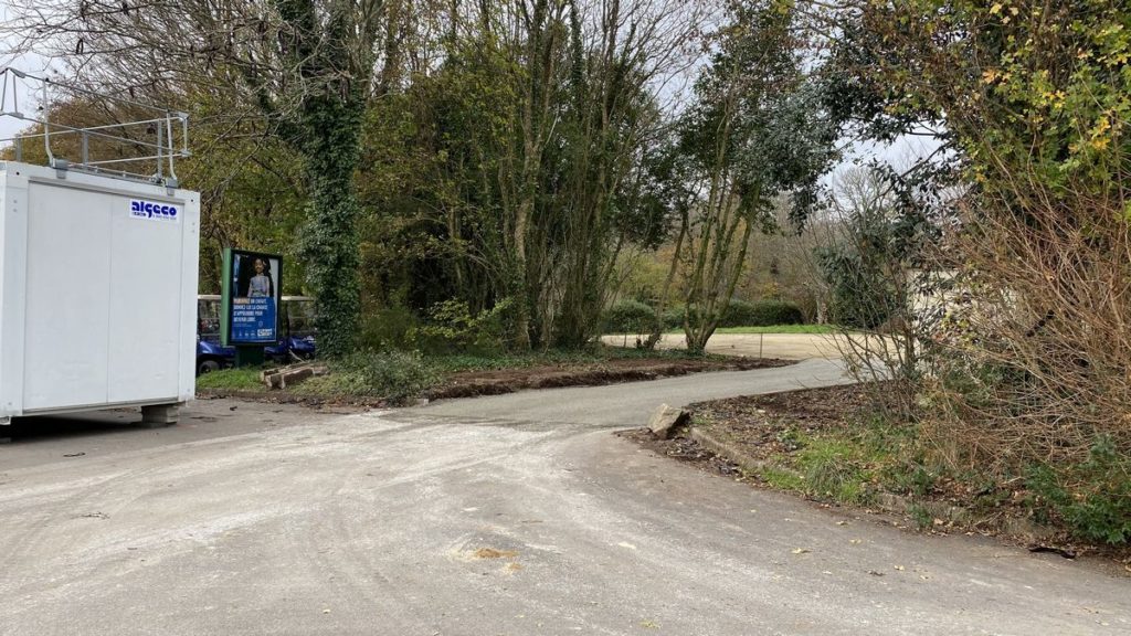 Entrée du parking annexe